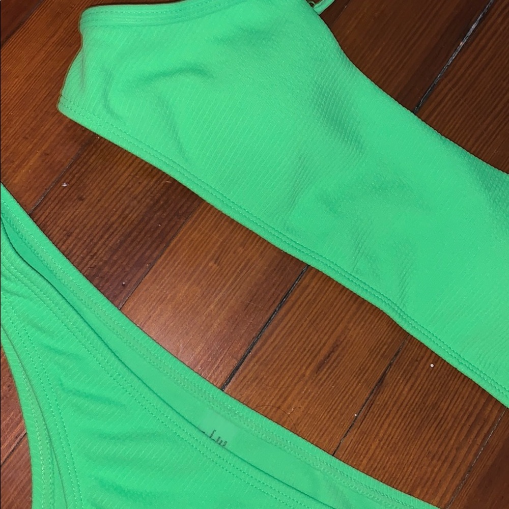 GREEN BIKINI TOP AND BOTTOM